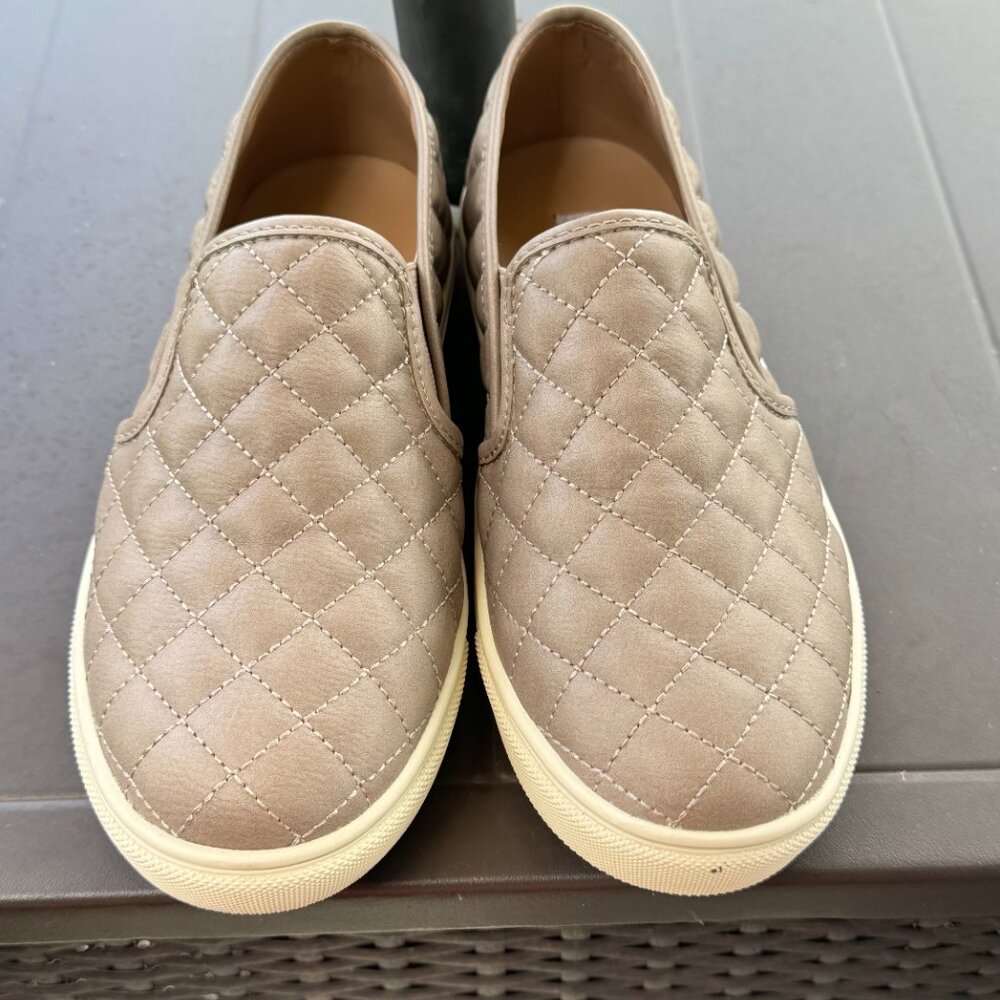 Steve Madden Shoes Womens 7.5 M Ecentrcq Quilted Comfort Sneakers Gray Slip On